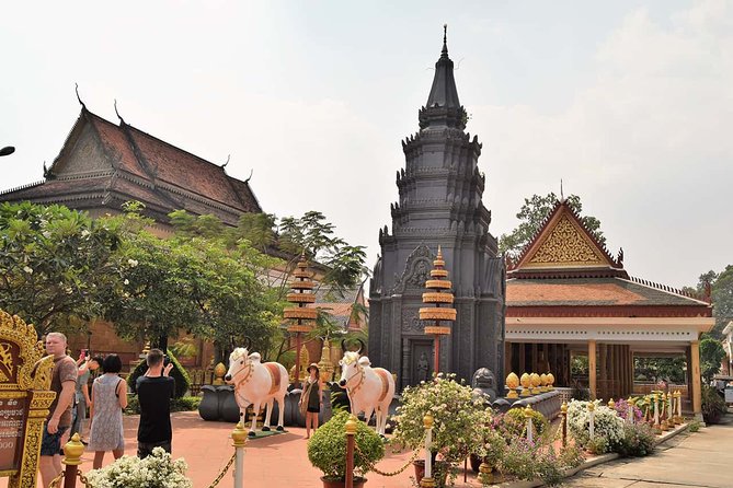 Siem Reap City Tour - Wat Thmey puts Cambodia’s recent past first