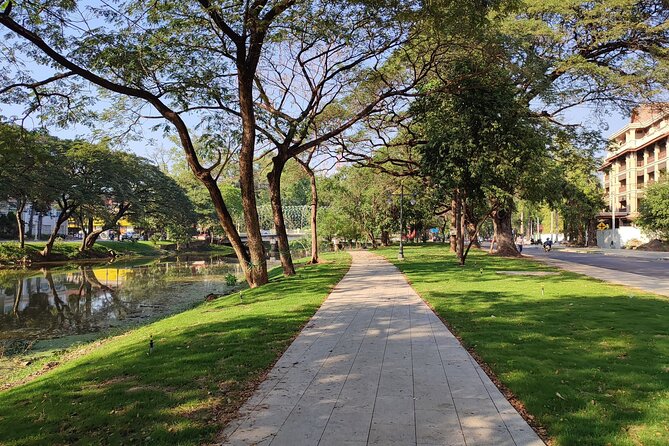 Siem Reap City Walking Tour - Kandal Village and colonial-era streets