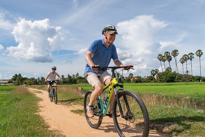 Siem Reap Countryside Bike Tour / E-Bike or Tuk Tuk - The market stop brings the countryside close