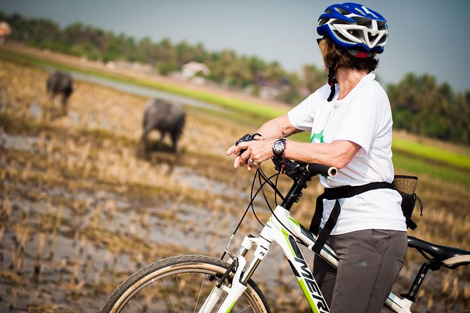 Siem Reap Countryside Guided Tour by Bike and E-Bike Private Tour - Basket weaving at Banteay Chheu Chrei