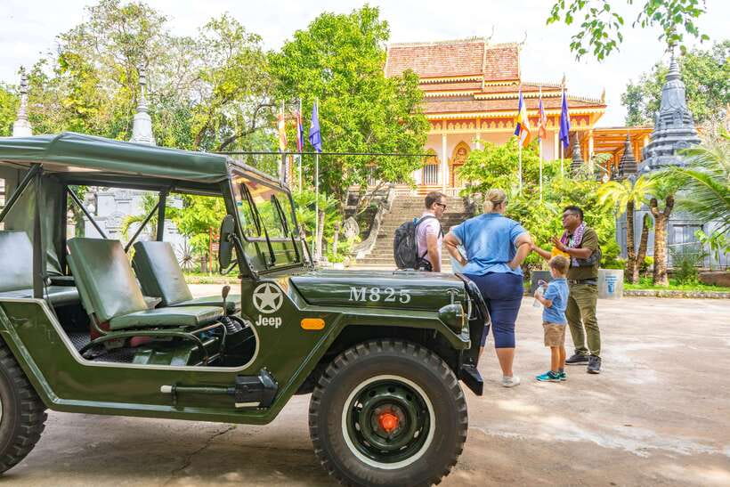 Siem Reap: Countryside Jeep Tour / SUV Car Available - Basket making turns watching into doing