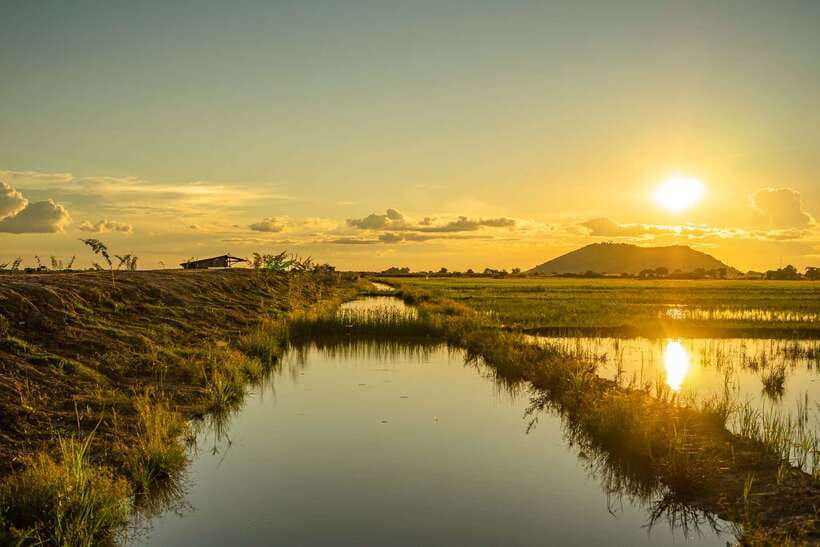Siem Reap: Countryside Sunset Jeep Tour / SUV Available - Leaving Siem Reap at 2:45 pm