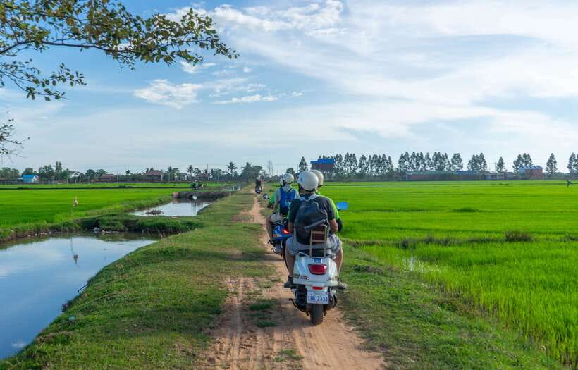 Siem Reap Countryside Sunset Vespa Tour or Tuk Tuk - Vespa or tuk tuk: which ride fits you?