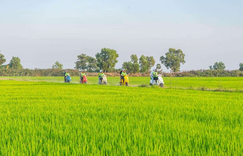 Siem Reap: Countryside Vespa Tour / Tuk Tuk Available - Who should book this experience?