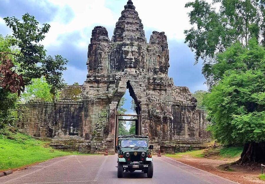 Siem Reap - Discover Angkor Wat by Jeep - A full day among Angkor’s major temples