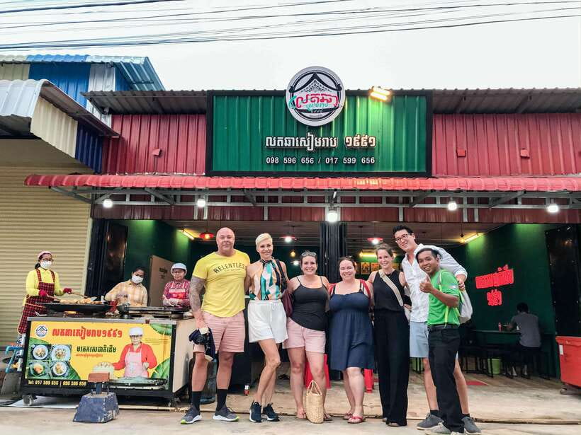 Siem Reap: Evening Food Tour with 10 Local Tastings - Local restaurants and the flavors of Khmer food