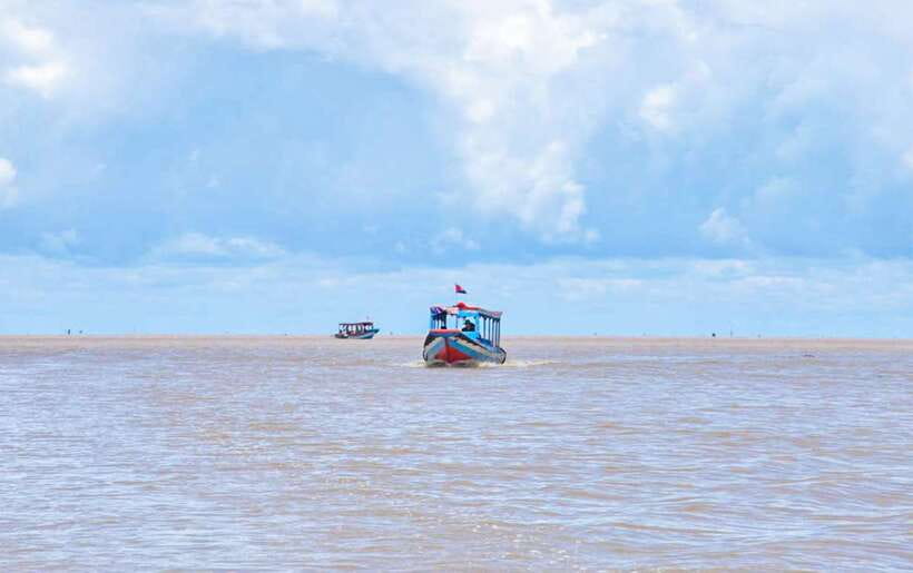 Siem Reap: Floating Village and Sunset Private Boat Tour - 5:30 pm to 7:00 pm: Sunset on Tonle Sap