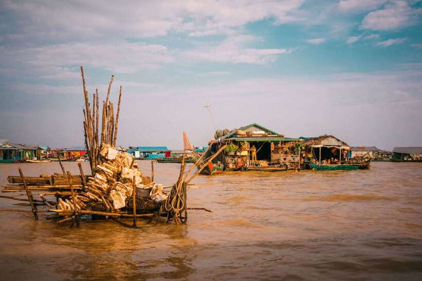Siem Reap: Floating Village Half-Day Tour - The crocodile and fish farm