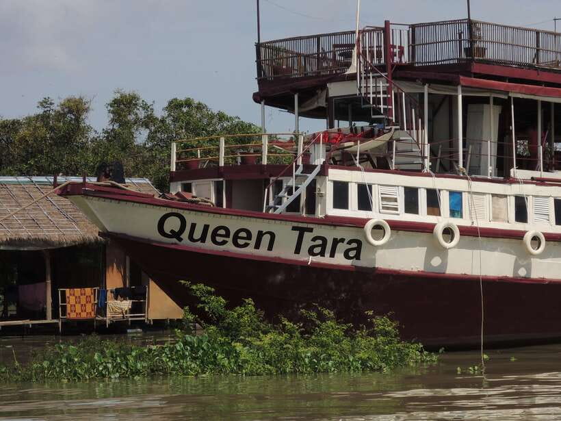 Siem Reap: Floating Village Half-Day Tour - Boarding the boat near Phnom Krom