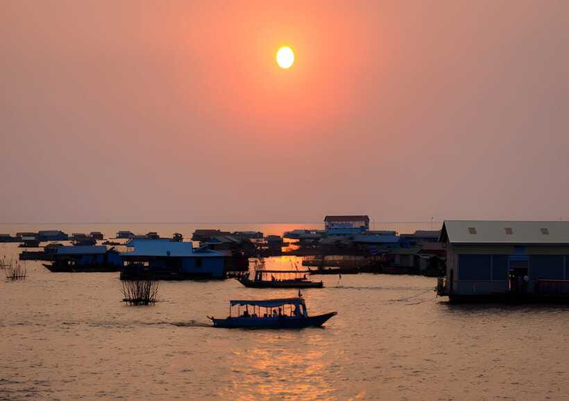Siem Reap: Floating Village, Kampong Phluk Private Tour - What the guide adds to a private tour