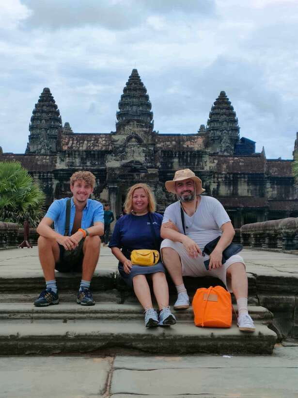 Siem Reap: Full-Day Angkor Wat Guided Tour with Sunset - Lunch and the value of a cool break