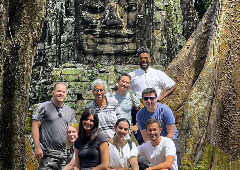 Siem Reap: Full-Day Angkor Wat Guided Tour with Sunset - Guides make the stones easier to understand