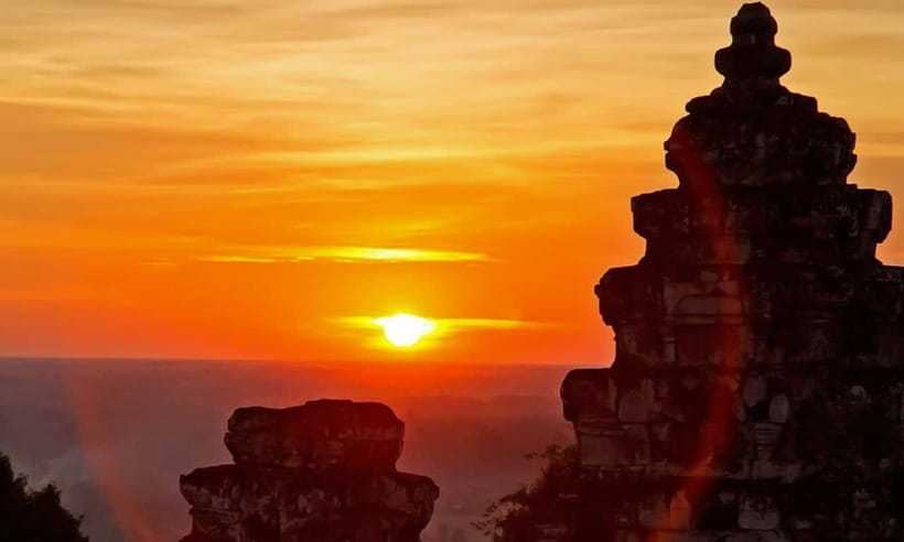 Siem Reap: Full-Day Angkor Wat Guided Tour with Sunset - Angkor Wat: two and a half hours with the park’s great symbol