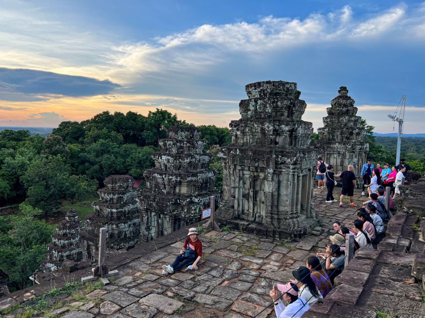 Siem Reap: Full Day Angkor Wat Temple Experience with Sunset - Lunch beside Srah Srang