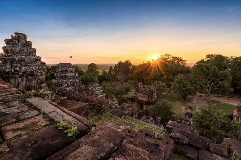Siem Reap: Full Day Angkor Wat Temple Tour with Sunset - Heat, walking, and what to bring