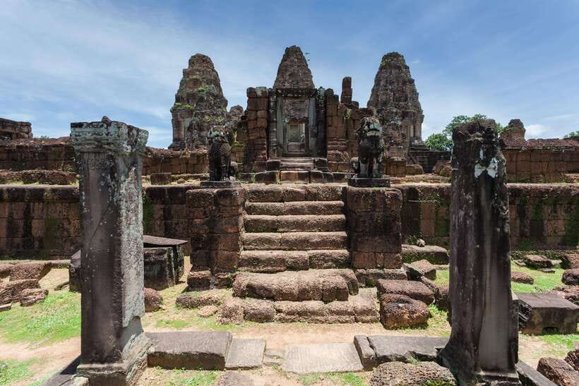 Siem Reap: Full-Day Tuk-Tuk Tour of Angkor Wat Temples - Bayon and the stone faces of Angkor Thom