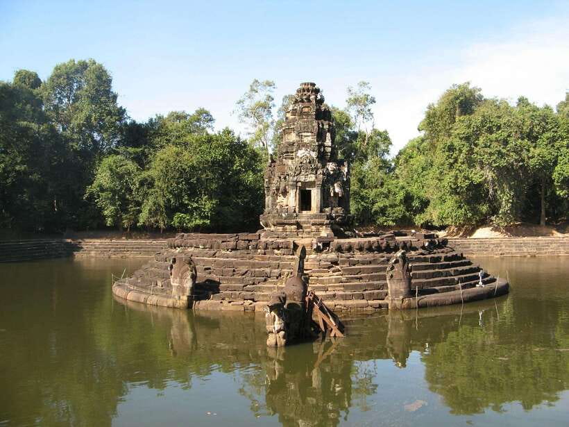 Siem Reap: Grand Circle Temples Tour With Private Tuk-Tuk - Leaving Siem Reap by private tuk-tuk