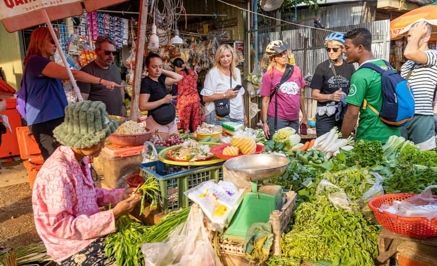 Siem Reap: Guided Countryside Bike Tour - The local market and village food