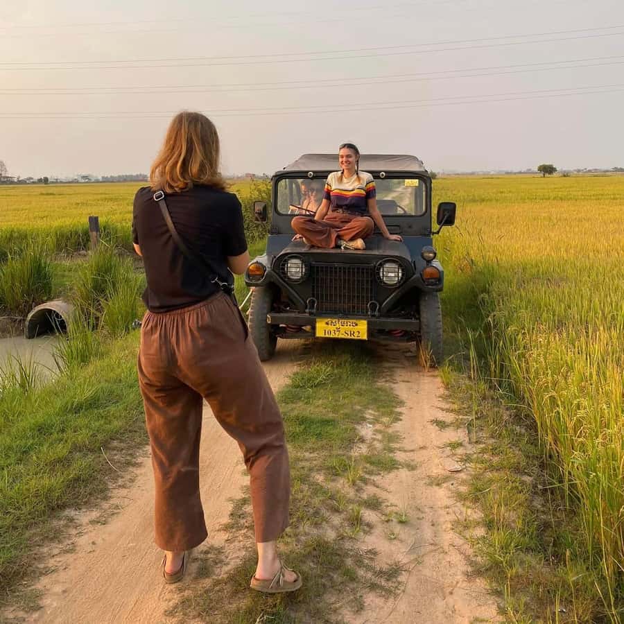 Siem Reap: Guided Countryside Sunset Tour by Jeep - The pagoda and local market stops