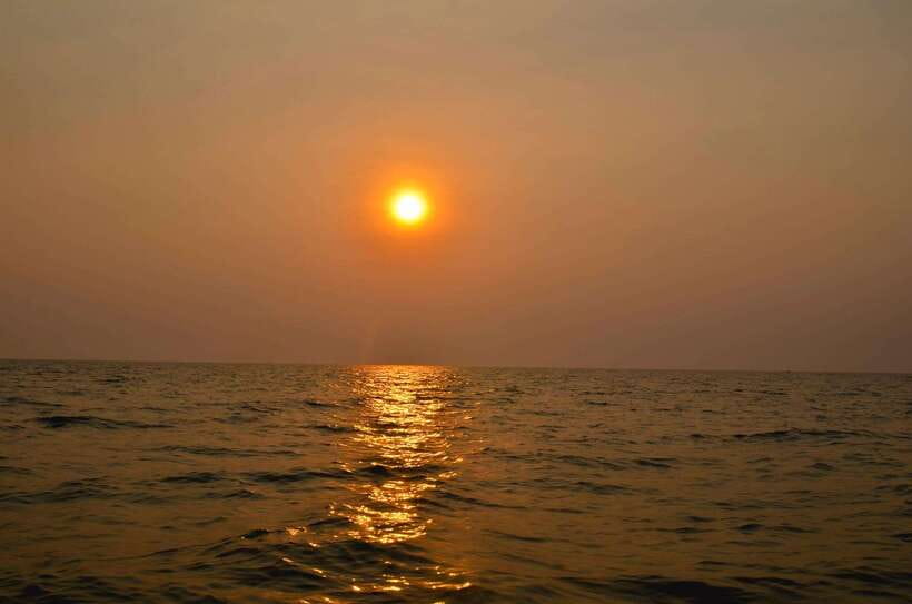 Siem Reap: Half-Day Kampong Phluk with Sunset, Boat & Guide - Leaving Siem Reap for Ro Lus Market