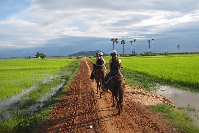Siem Reap Happy Horse Riding Free Pick-up & Drop-off - Option 3: Three hours to Wat Atvea