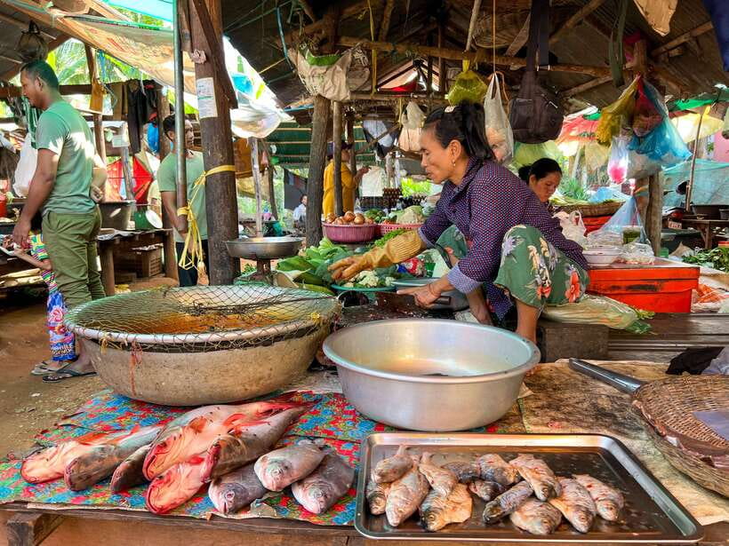 Siem Reap: Kampong Phluk and Tonle Sap Sunset Boat Cruise - FAQ