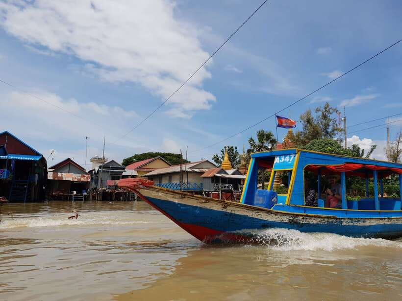 Siem Reap: Kompong Khleang Floating Village Guided Tour - First views of the stilted homes