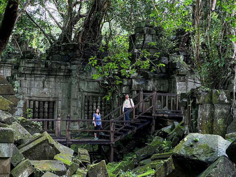Siem Reap: Kulen Mountain, Beng Mealea, and Tonle Sap Tour - The reclining Buddha at Preah Ang Thom