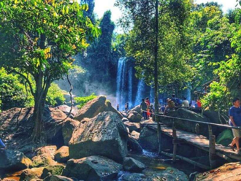 Siem Reap: Kulen Waterfall by Private Tour - Reading the 1000 Lingas beside the river