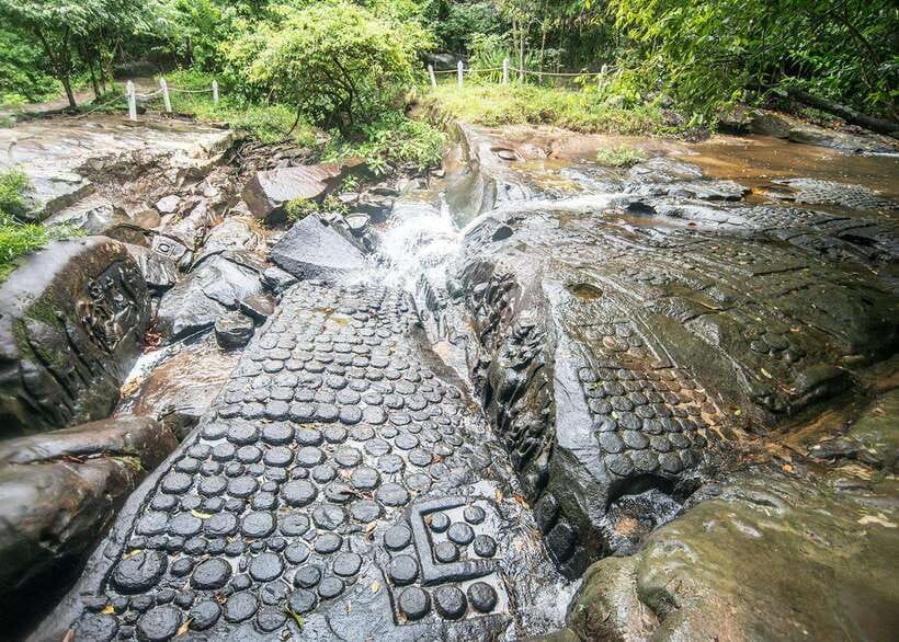 Siem Reap: Kulen Waterfalls and Banteay Srei Tour - Lunch and the practical midday break