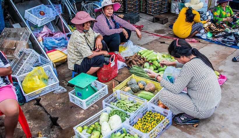 Siem Reap: Morning Cooking Class & Market Tour - The guides make a practical difference
