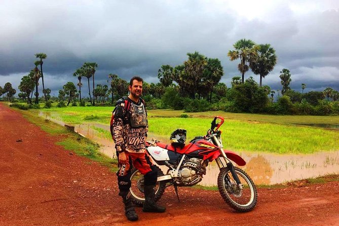 Siem Reap One Day Dirt Bike MotorbikeTour - Lunch, fuel, and the cold beer finish