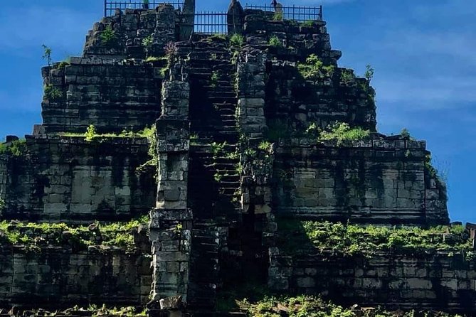 Siem Reap: Overland to Preah Vihear, Koh Ker temple - The long drive and the private format