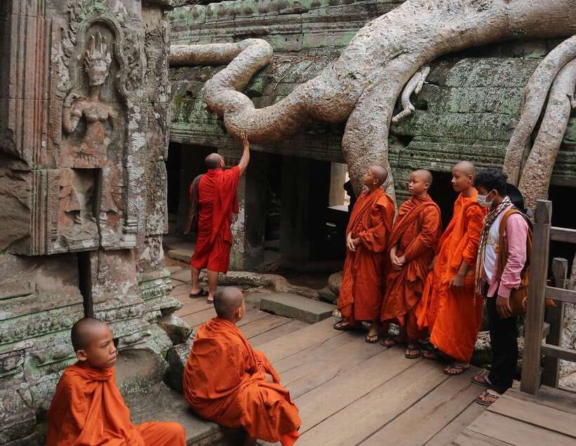 Siem Reap: Personalized Angkor Wat Sunrise/Set by TukTuk/Car - Sunrise at Angkor Wat, with one honest warning
