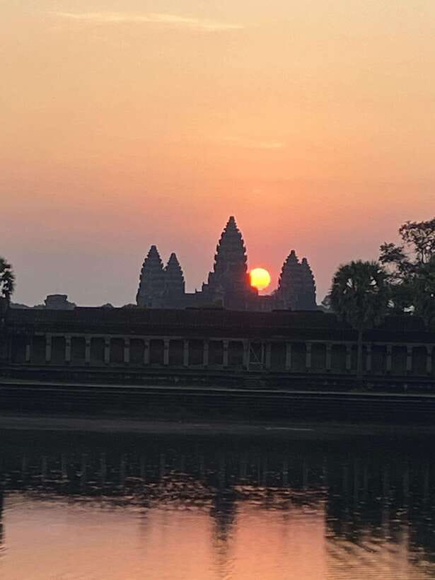 Siem Reap: Personalized Angkor Wat Sunrise/Set by TukTuk/Car - Tuk-tuk comfort, water, and the daily rhythm