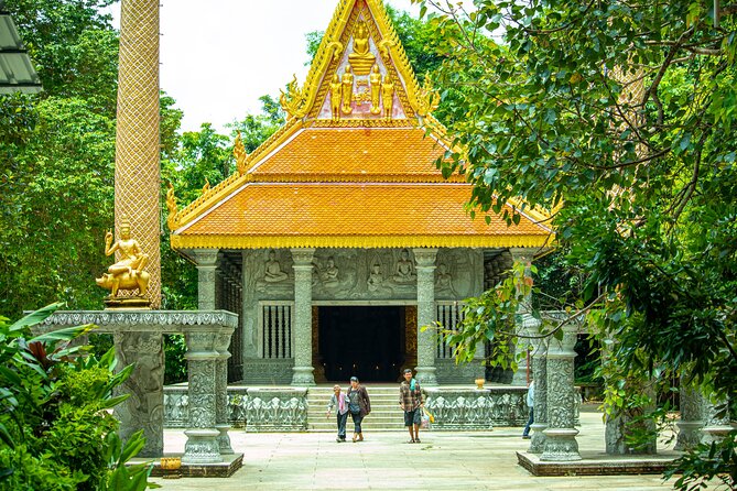 Siem Reap: Phnom Kulen National Park & Beng Mealea Private Tour - The reclining Buddha carved into the mountain
