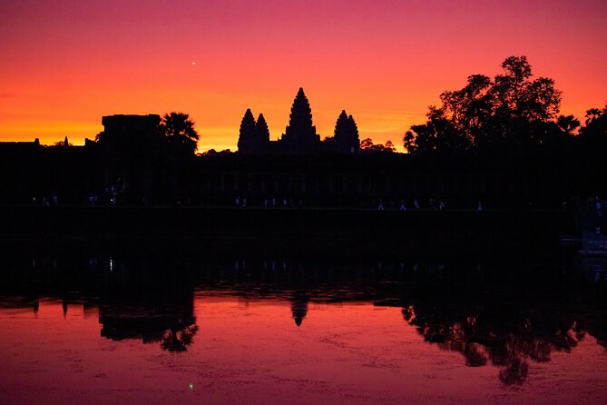Siem Reap: Private Angkor Wat Sunrise & Tour Around Angkor Park - Angkor Wat: three hours with Cambodia’s great monument