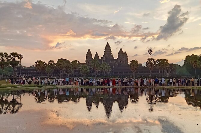 Siem Reap Private Day Tour: Angkor Wat Sunrise, Bayon & Ta Prohm - Baphuon and the climb to the upper levels