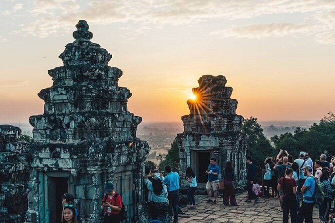 Siem Reap Private Full Day Angkor Wat Tour with Sunset or Sunrise - Key points at a glance