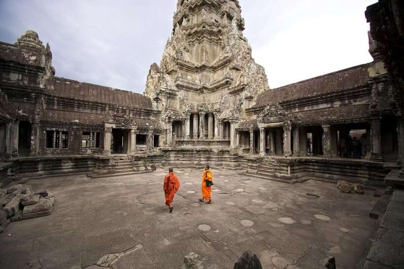 Siem Reap: Private Tour of Angkor Complex - Guide quality and the private-tour question