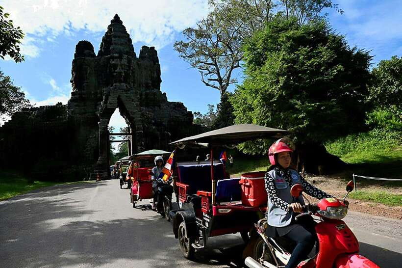 Siem Reap : Private Tuk-Tuk Tour of the Magnificent Temples. - Ta Prohm and the Tomb Raider connection