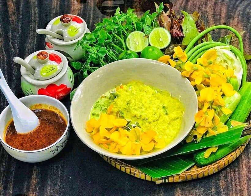 Siem Reap: Street Food Experience by Tuk-Tuk - Street 60 is where the adventurous tasting begins