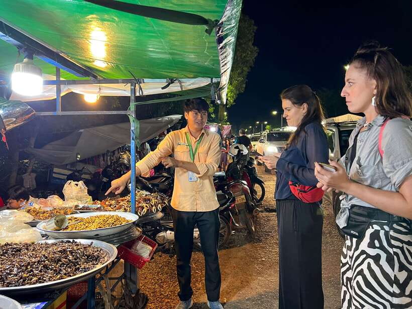 Siem Reap: Street Food Experience by Tuk-Tuk - Lort Cha and the first taste of Cambodian street food