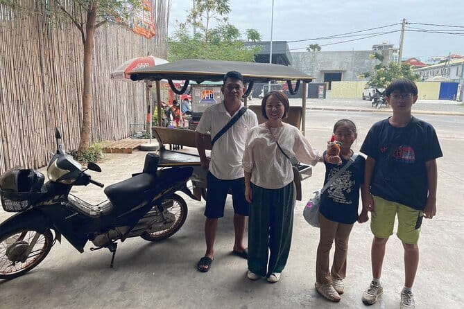 Siem Reap Temple Tuktuk Tour: Explore Angkor Wat and beyond. - Angkor Wat, two hours among the towers