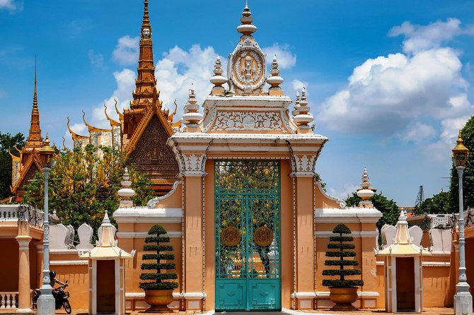 Siem Reap to Phnom Penh by Private Car or Minivan - The $59 price and who gets the best value