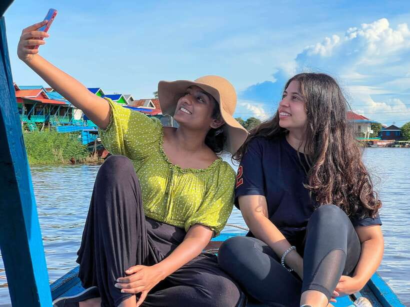 Siem Reap: Tonle Sap and Kampong Phluk Tour with Street Food - A local market rather than a polished food district