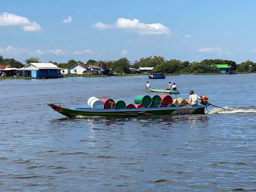 Siem Reap: Tonle Sap, Kampong Phluk & Floating Village Tour - The school visit, when it is open
