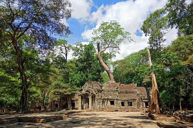 Siem Reap Tour: Angkor Wat Sunrise, Bayon, Ta Prohm, Banteay Srei - Banteay Srei and the long ride for fine carving