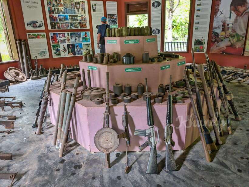 Siem Reap: War Museum included Ticket & Free Round trip - Key points at a glance