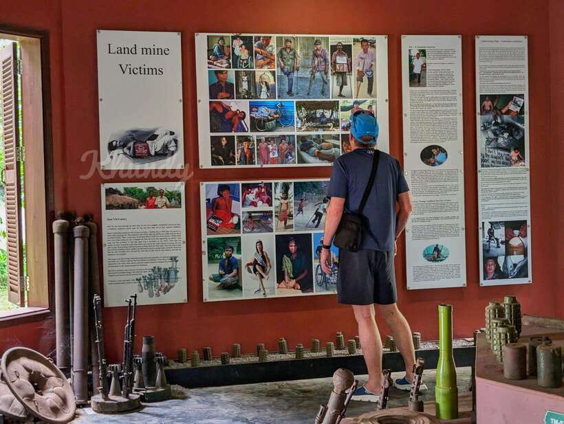 Siem Reap: War Museum included Ticket & Free Round trip - Walking among unrestored vehicles and artillery